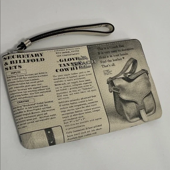 NWT Coach Large Corner Zip Newspaper Print Wristlet - Picture 4 of 13
